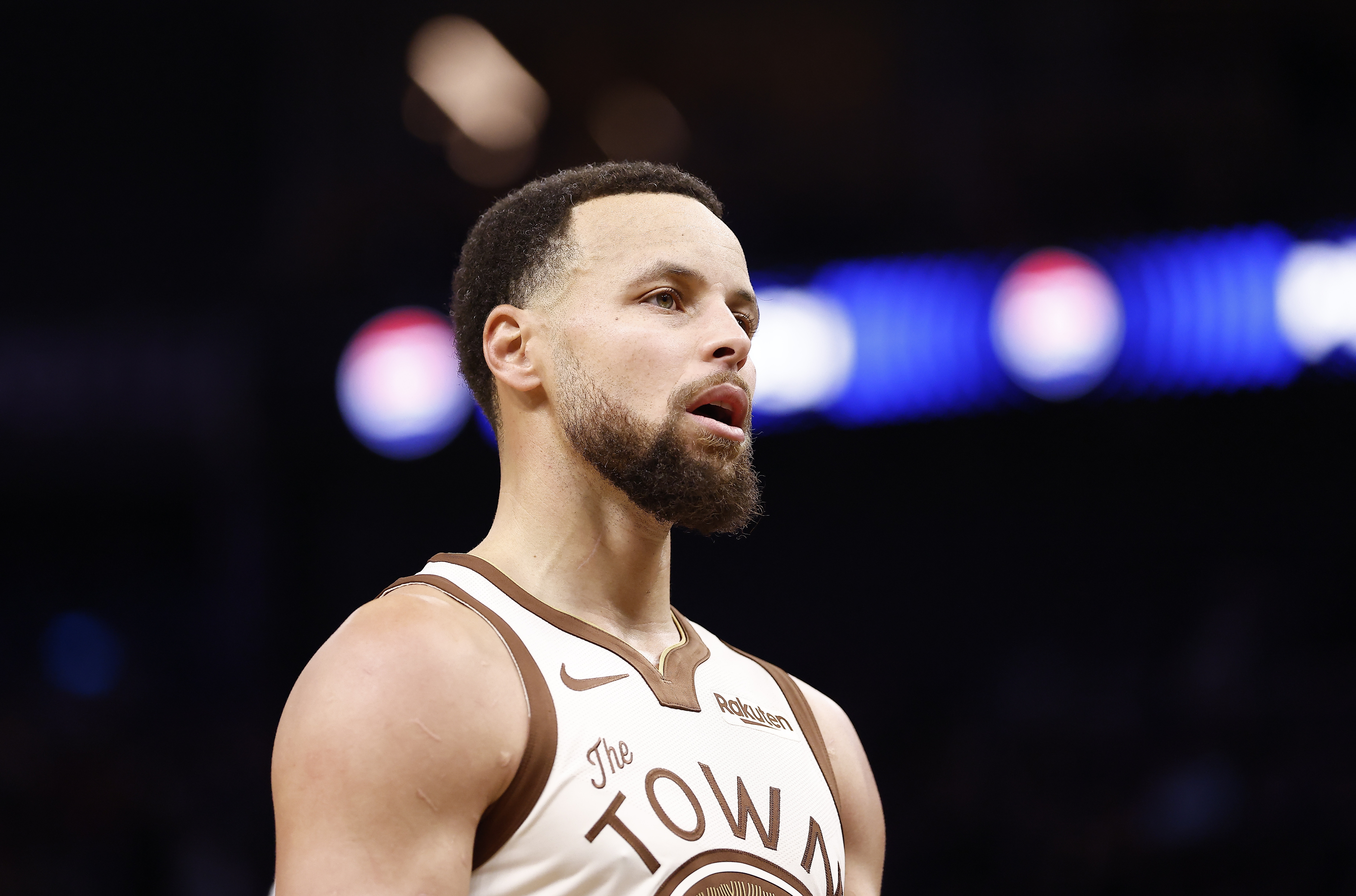 江南体育下载-库里会换队？科尔：想想他对勇士意味着什么吧 无法想象他会离开