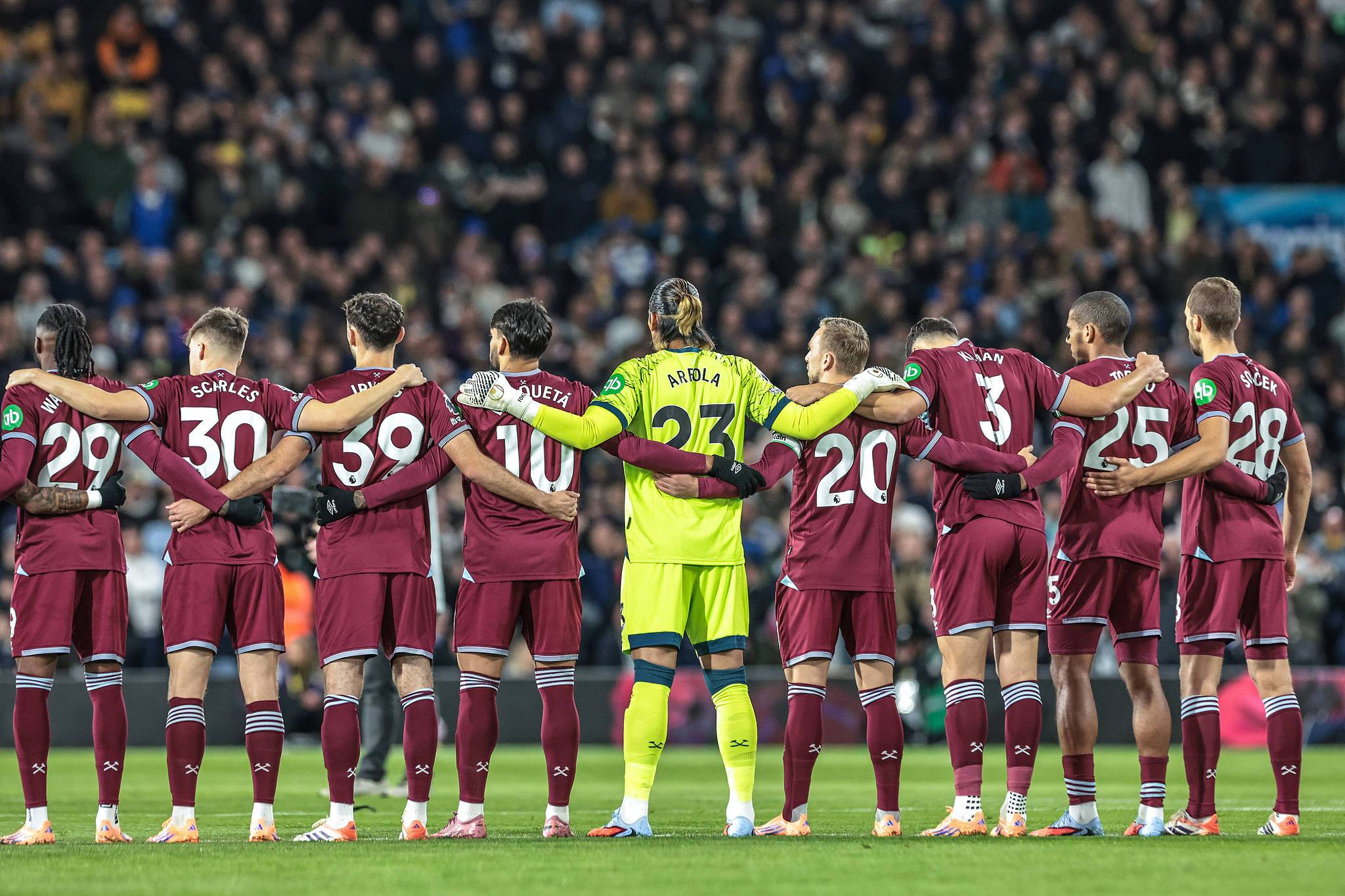 江南体育官网-西汉姆联“洽谈”27岁中卫，后卫引援加速